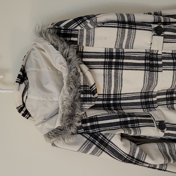 EUC YMI Plaid Winter Peacoat with Removable Faux Fur Hood - Picture 6 of 9